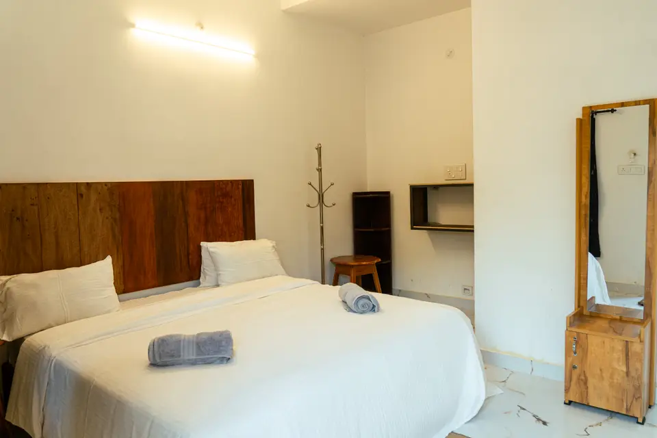 Deluxe room, morning light